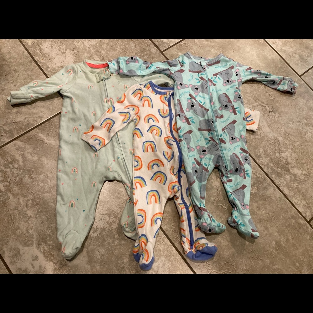 Girls 0-3m pajama bundle